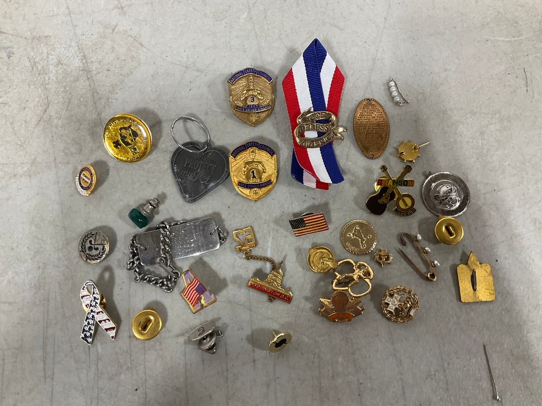 Vintage pins and more: Vintage pins and more