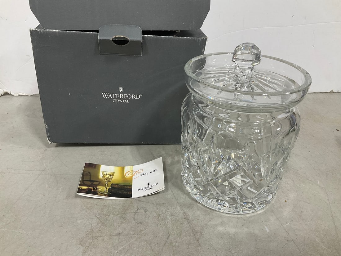 Waterford Lead Crystal Biscuit Barrel (7.5in): Waterford Lead Crystal Biscuit Barrel (7.5in)