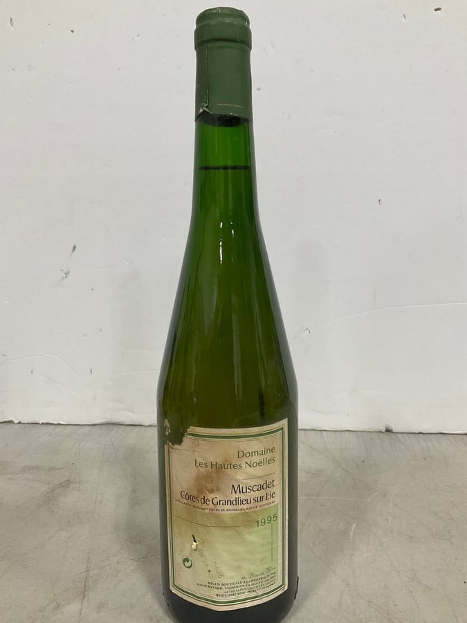 1995 Muscadet Liquer - 750ml (12%) *SEALED*: 1995 Muscadet Liquer - 750ml (12%) *SEALED*