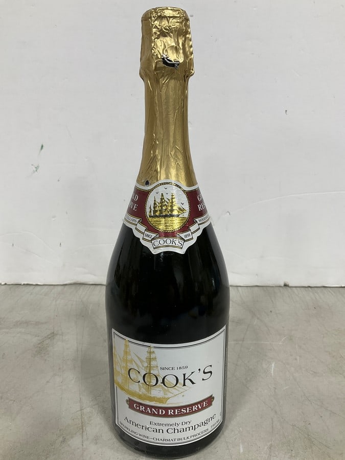 Cooks Grand Reserve American Champagne - 750ml (11.5%) *SEALED*: Cooks Grand Reserve American Champagne - 750ml (11.5%) *SEALED*
