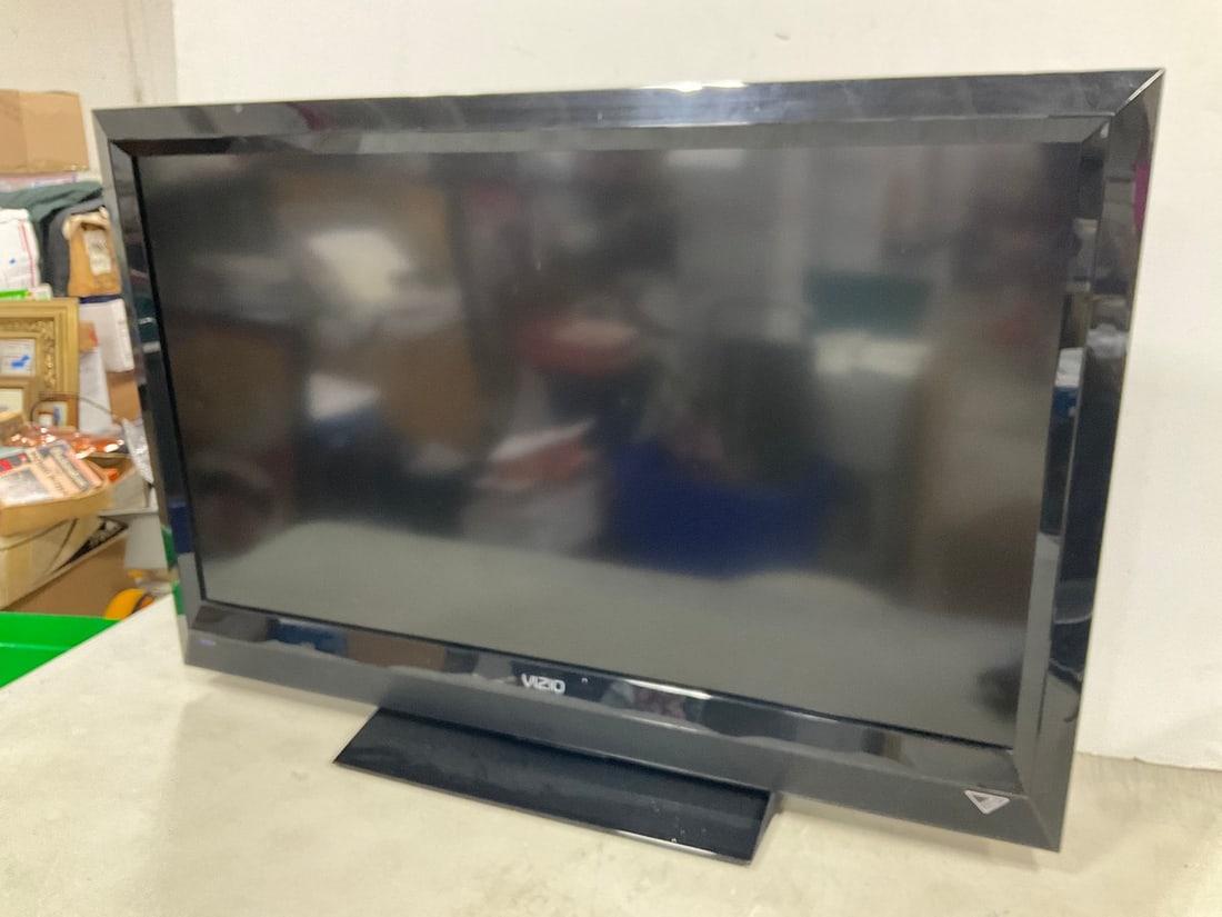 36in Vizio TV (1 of 1)