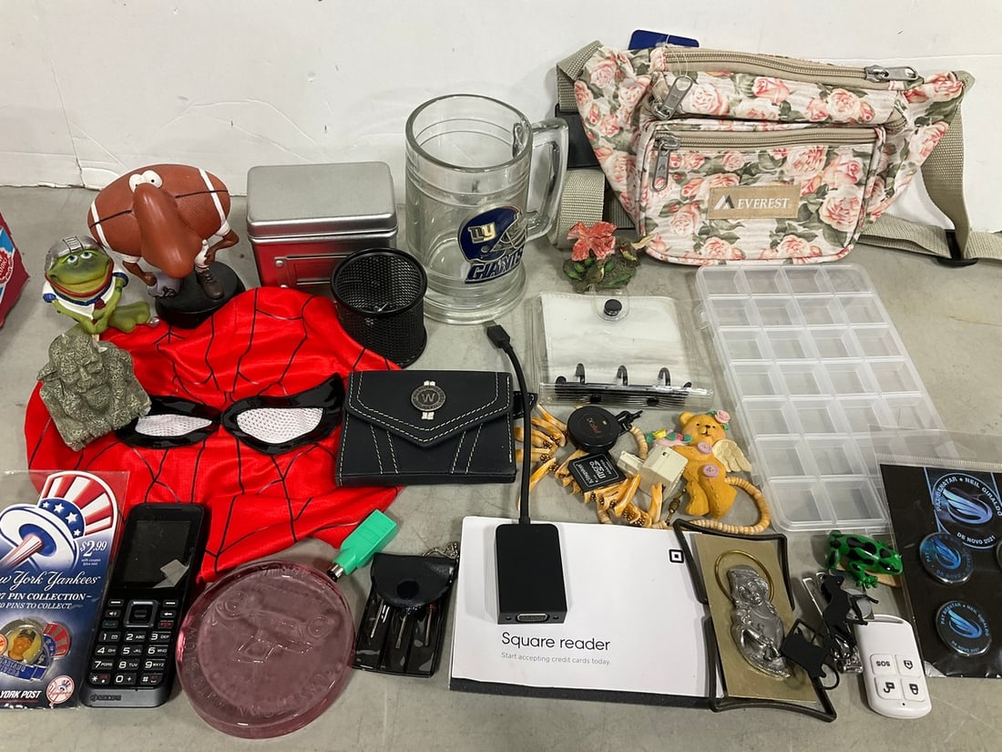 Everest Fanny Pack, NY Giants Glass Mug, Sqaure Reader, Various Figures, and more: Everest Fanny Pack, NY Giants Glass Mug, Sqaure Reader, Various Figures, and more