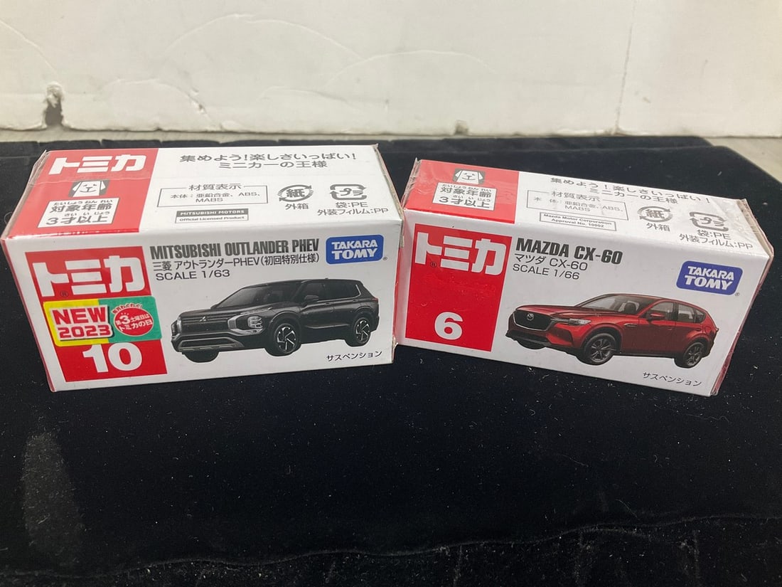 Tomy Mitsubishi Outlander Phev and Mazda CX-60 *new in box*: Tomy Mitsubishi Outlander Phev and Mazda CX-60 *new in box*