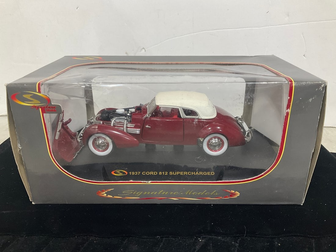 Signature Models 1937 Cord 812 Supercharged *new in box*: Signature Models 1937 Cord 812 Supercharged *new in box*
