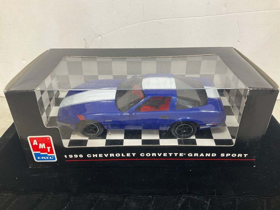 ERTL 1996 Chevrolet Corvette Grand Sport Diecast Model *new in box*: ERTL 1996 Chevrolet Corvette Grand Sport Diecast Model *new in box*