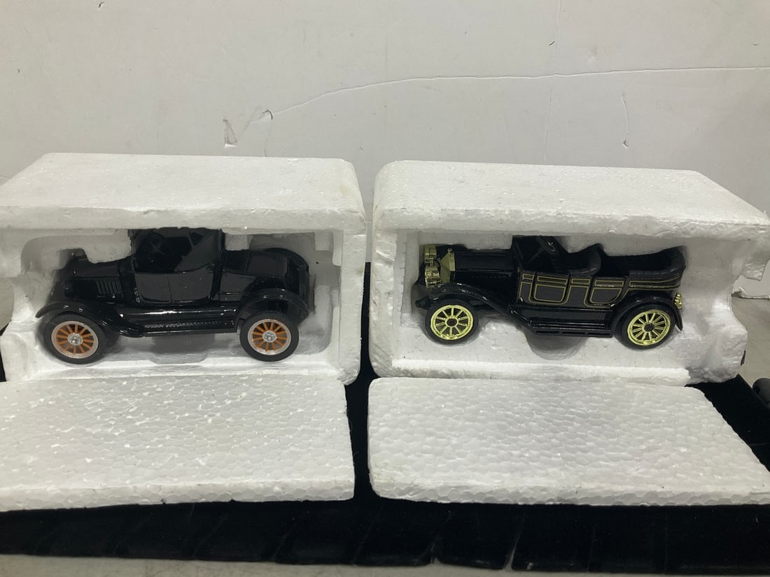 National Motor Museums Diecast Models (Ford and Chevrolet): National Motor Museums Diecast Models (Ford and Chevrolet)