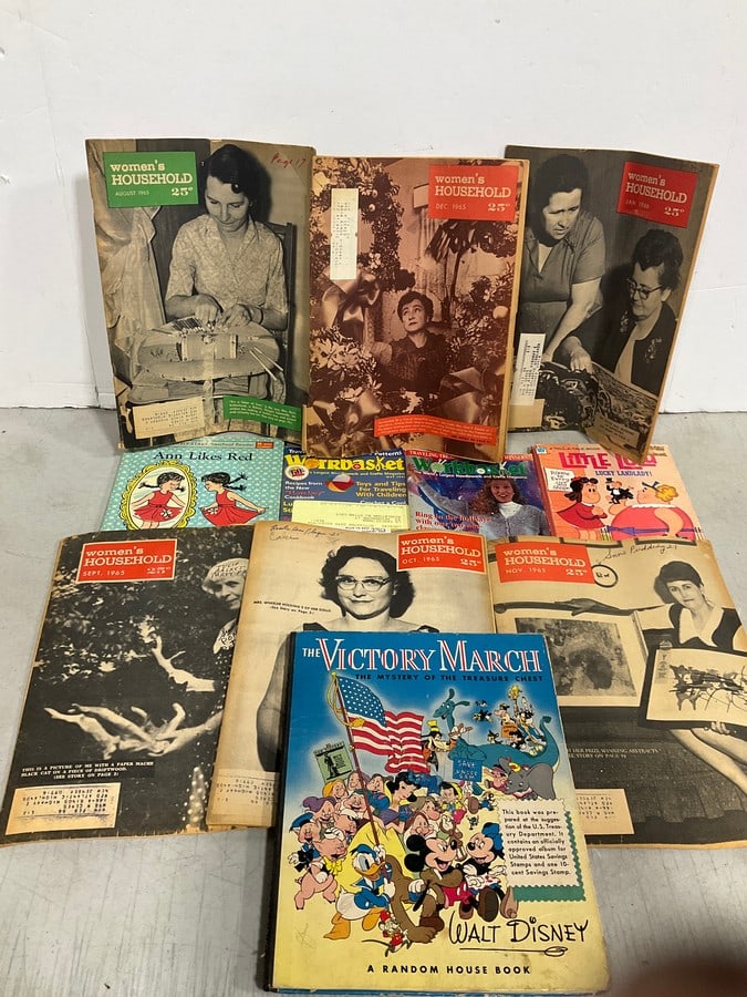 Vintage Womens Household Magazines, and Books: Vintage Womens Household Magazines, and Books
