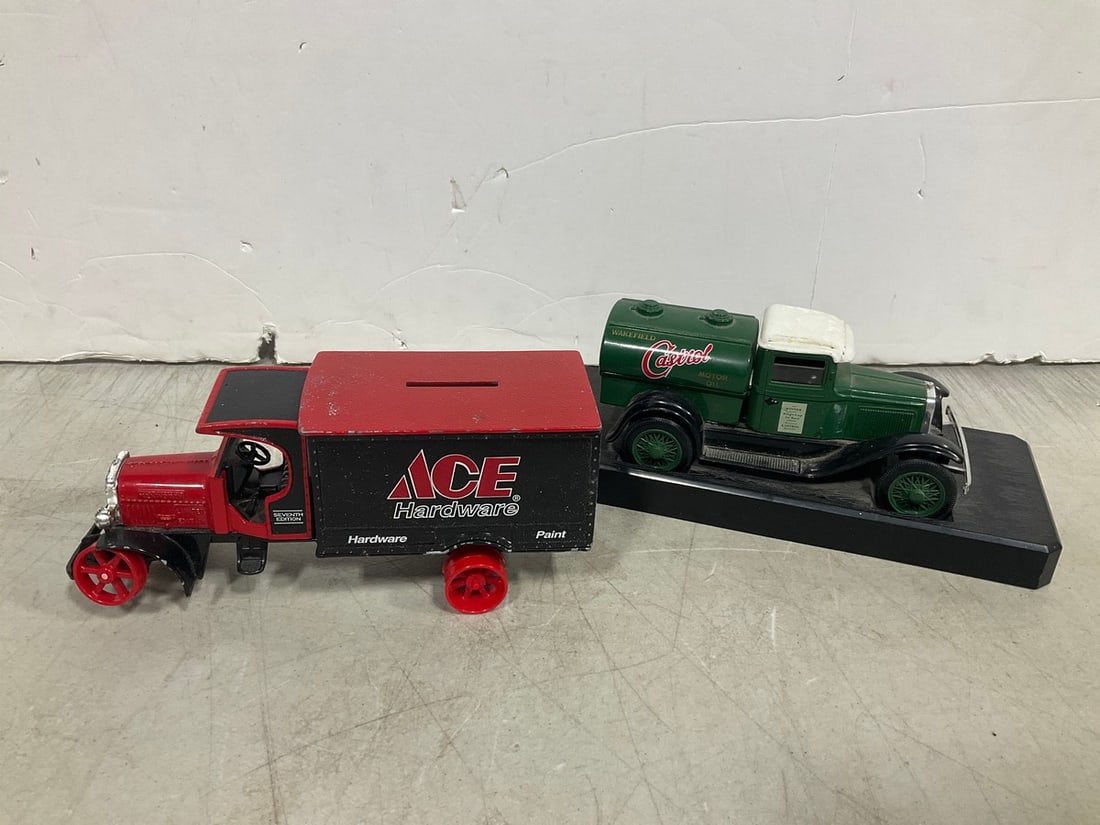 Vintage Diecast Metal Truck Banks: Vintage Diecast Metal Truck Banks