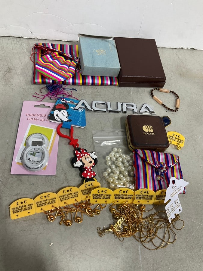 Various Jewelry, Keychain, Wallet, and more: Various Jewelry, Keychain, Wallet, and more