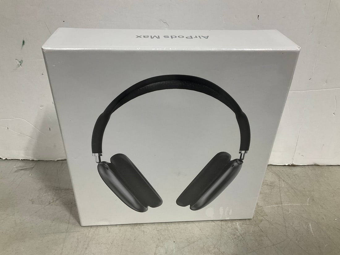 Airpods Max Headphones *SEALED*: Airpods Max Headphones *SEALED*