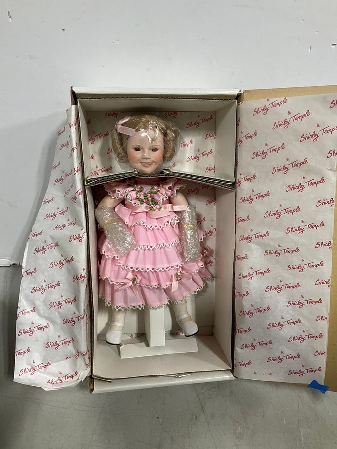 Shirley Temple Ceramic Doll: Shirley Temple Ceramic Doll