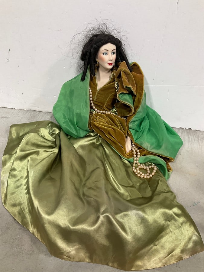 Franklin Mint Porcelain Doll - Scarlett O'Hara: Franklin Mint Porcelain Doll - Scarlett O'Hara