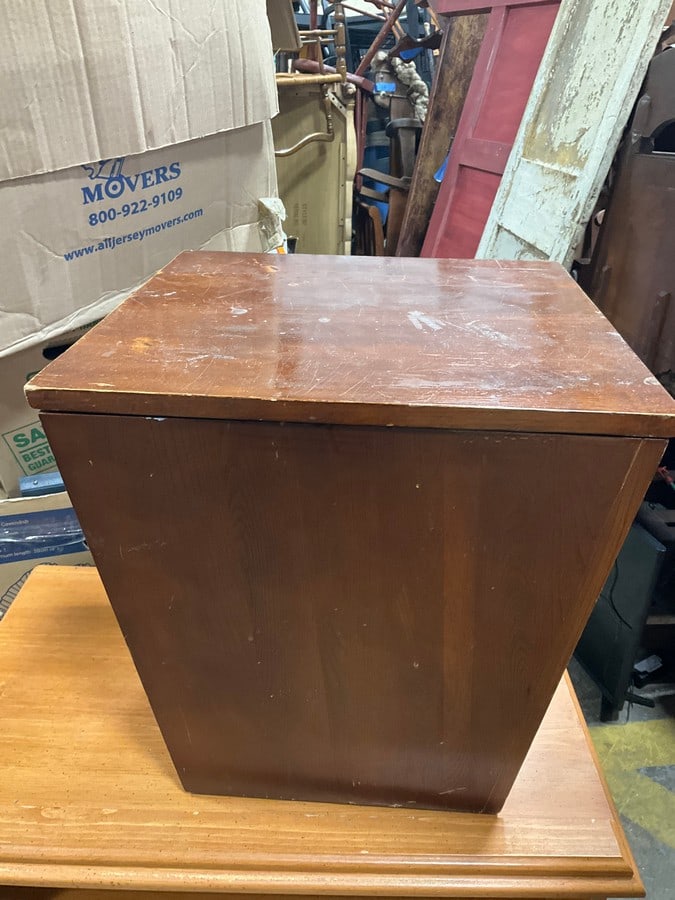 MCM Pedestal (18inx20inx18in): MCM Pedestal (18inx20inx18in)