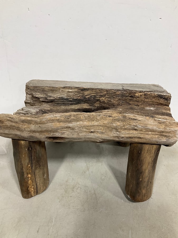 Log Bench (10inx18inx11in): Log Bench (10inx18inx11in)