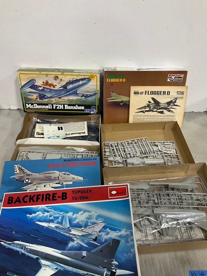 Vintage plane models(McDonell F2H Banshee, MIG-27 Flogger D, and more) (1 of 1)