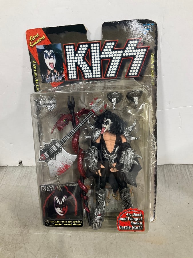 Kiss Gene Simmons collectible figure*new in package*: Kiss Gene Simmons collectible figure*new in package*