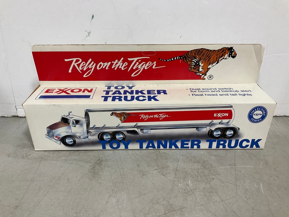Exxon Toy Tanker Truck: Exxon Toy Tanker Truck