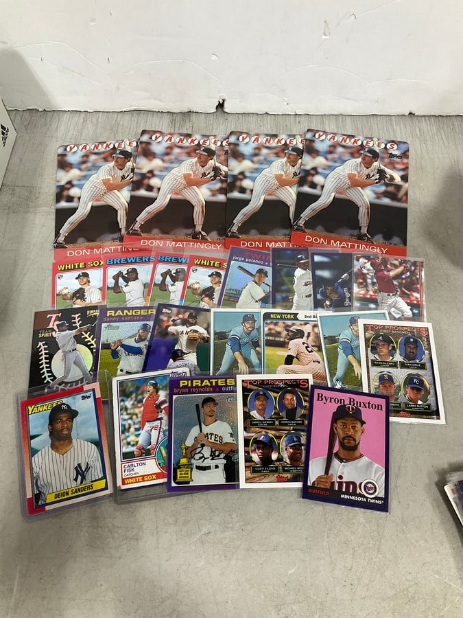 Vintage baseball cards and 3-D photo cards: Vintage baseball cards and 3-D photo cards