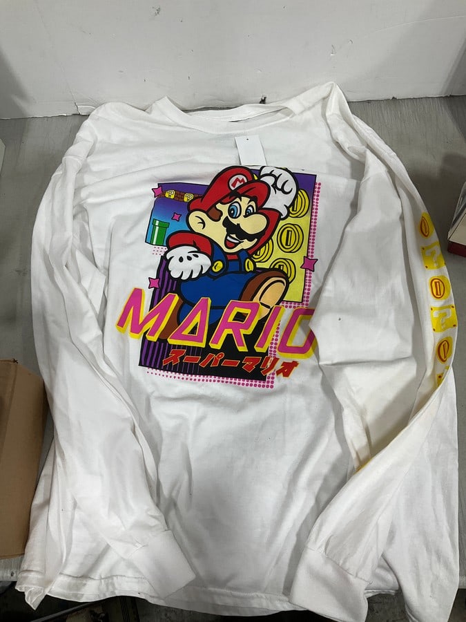 Mario long sleeve shirt(XXL): Mario long sleeve shirt(XXL)
