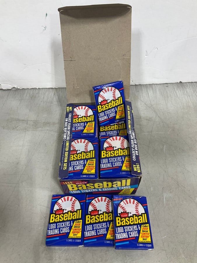 Fleer 1988 baseball logo stickers and trading cards set: Fleer 1988 baseball logo stickers and trading cards set