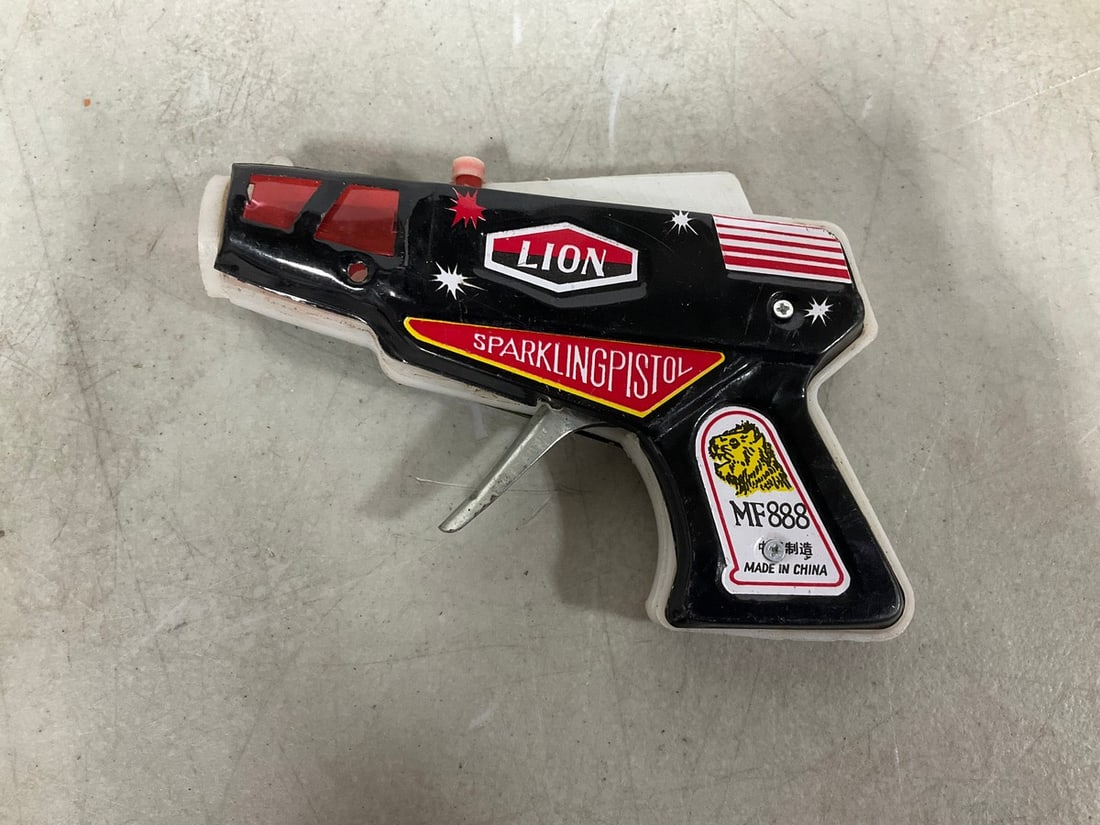 Vintage sparkling pistol toy: Vintage sparkling pistol toy