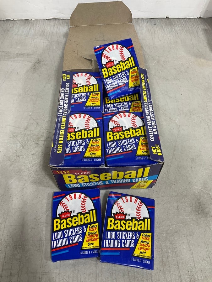 Fleer 1988 baseball logo stickers and trading cards set: Fleer 1988 baseball logo stickers and trading cards set