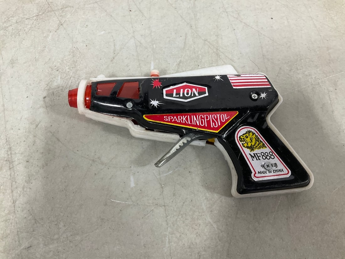 Vintage sparkling pistol toy: Vintage sparkling pistol toy