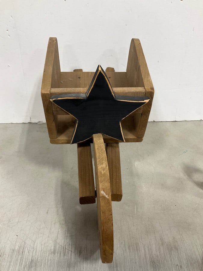 Vintage Wooden Bicycle Shaped Planter Box(15.5inx26inx9.5in): Vintage Wooden Bicycle Shaped Planter Box(15.5inx26inx9.5in)