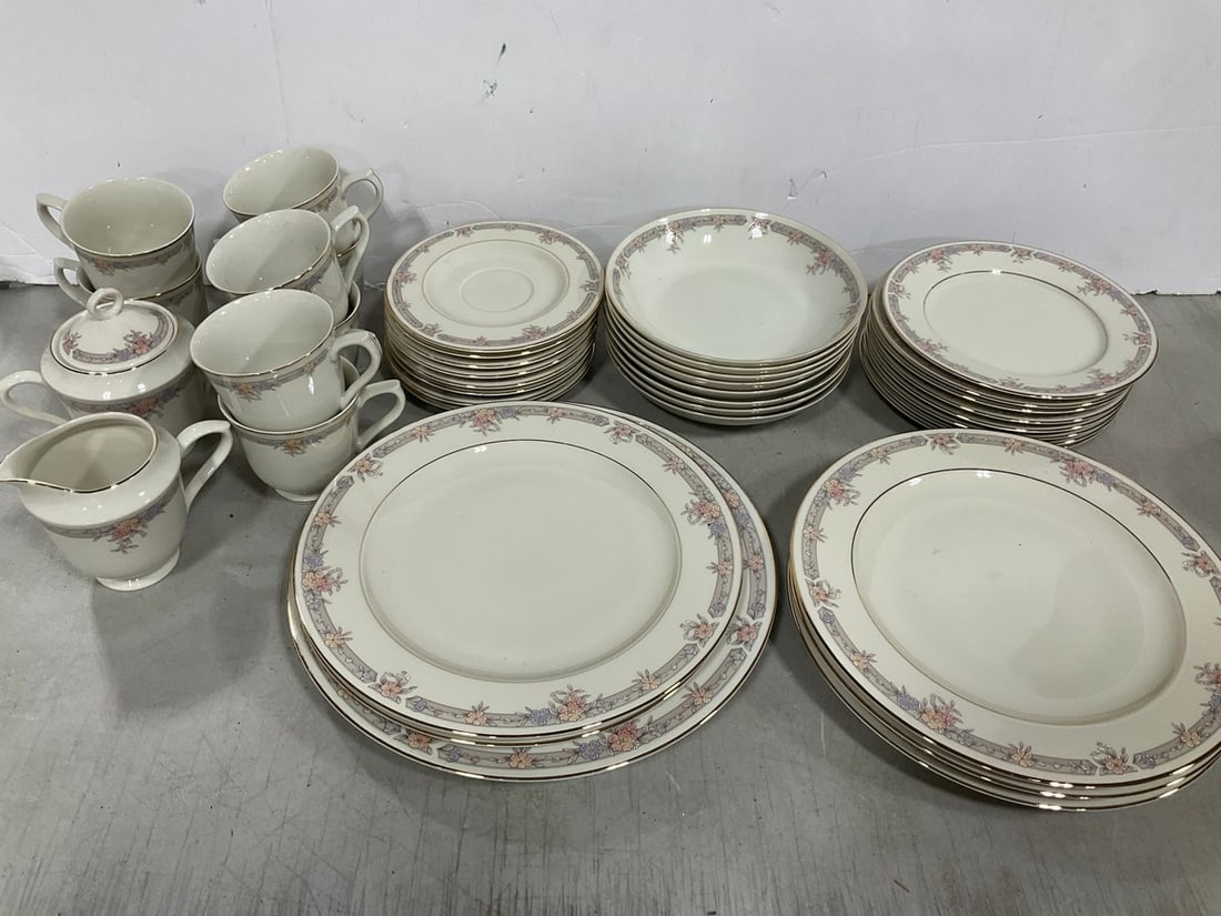 Sango Regency Collection Fine Ivory China Set: Sango Regency Collection Fine Ivory China Set