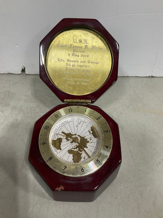 Vintage Mahogany World Time Clock: Vintage Mahogany World Time Clock