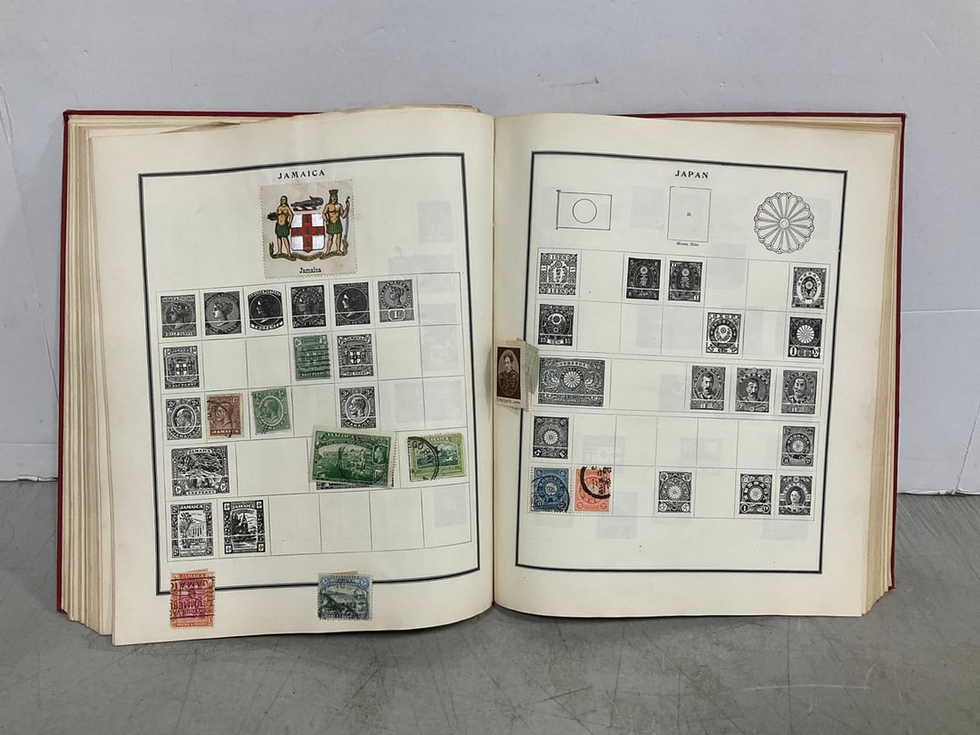 Modern Postage Stamp Album: Modern Postage Stamp Album