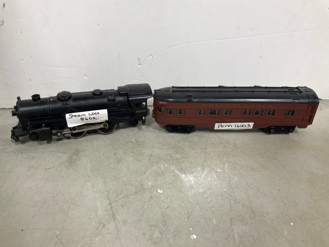 Vintage O gauge train cars (1 of 1)