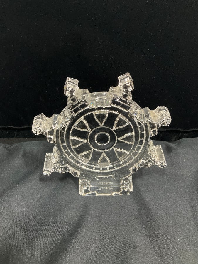 Waterford crystal ship's wheel paperweight(4.75in.tall): Waterford crystal ship's wheel paperweight(4.75in.tall)