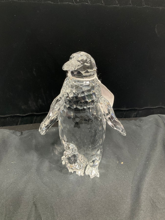 Swarovski crystal penguin figurine(6in.tall): Swarovski crystal penguin figurine(6in.tall)