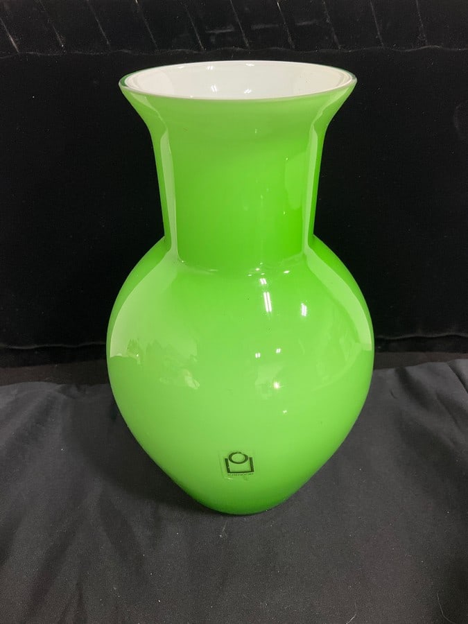 Ichendorf vase(8in.tall): Ichendorf vase(8in.tall)