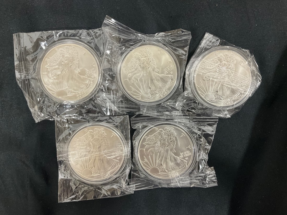 Replica coins: Replica coins