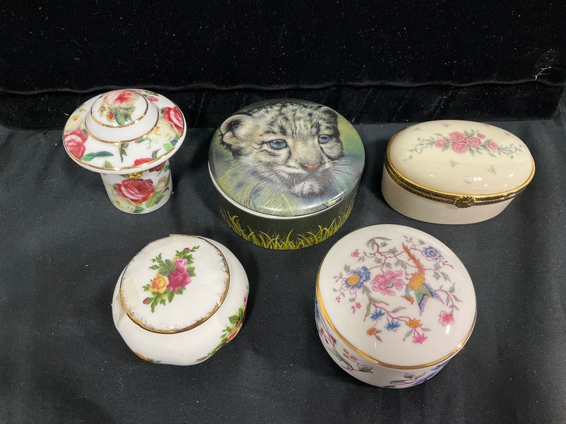 Collectible trinket boxes(Hammersley, Royal Albert, Lenox, and more-tallest 2.5in.): Collectible trinket boxes(Hammersley, Royal Albert, Lenox, and more-tallest 2.5in.)