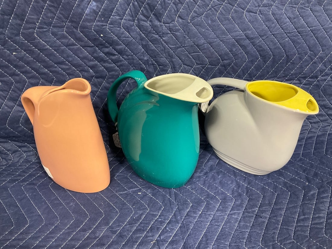 Water server refrigeratorware(General Electric, Hall, and more-tallest 8in.) (1 of 1)