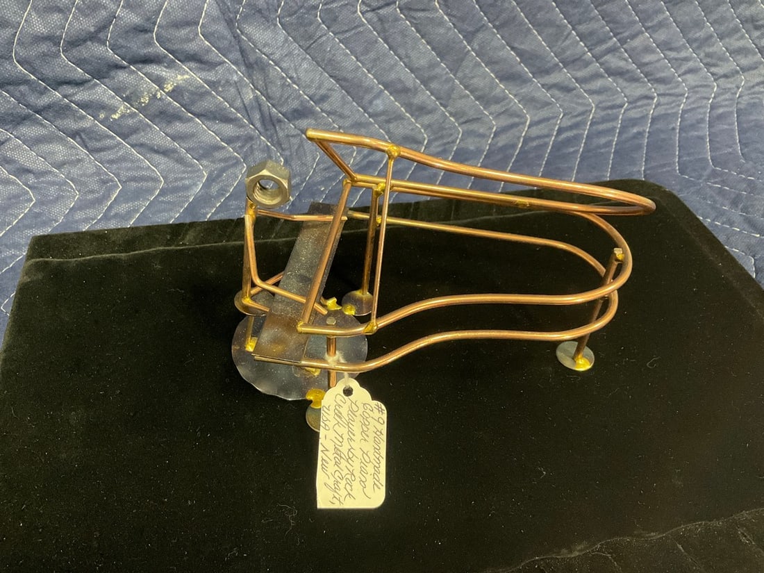 Handmade copper piano player by Rock Creek Metal craft(5in.tall): Handmade copper piano player by Rock Creek Metal craft(5in.tall)