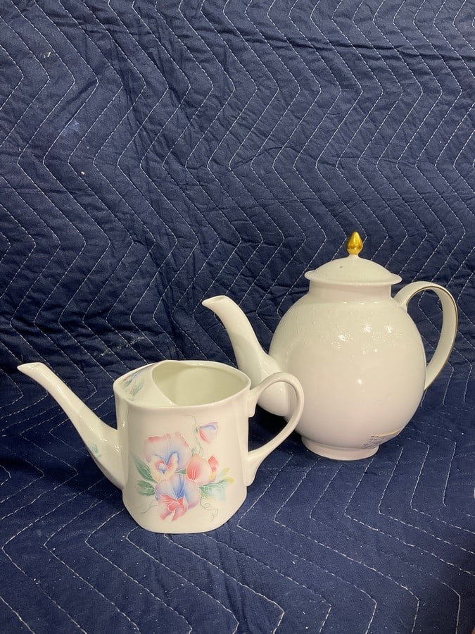Waterford bone china teapot(6in.tall) and Aynsley mug: Waterford bone china teapot(6in.tall) and Aynsley mug