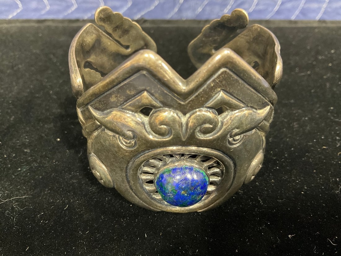 Sterling Silver Cuff Bracelet with Blue Stone *Signed Mexio Silver* (72.3 grams): Sterling Silver Cuff Bracelet with Blue Stone *Signed Mexio Silver* (72.3 grams)