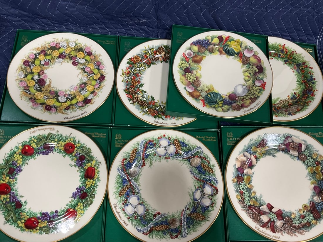 Ceramic Lenox Wreath Plates (1 of 1)