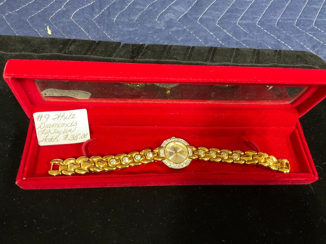 Vintage Liz Taylor Gold Tone Watch: Vintage Liz Taylor Gold Tone Watch