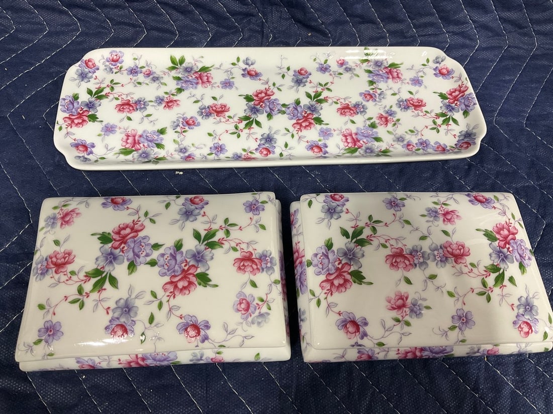 Limoges Ceramic Trinket Boxes and Tray (4.5inx11.5in): Limoges Ceramic Trinket Boxes and Tray (4.5inx11.5in)