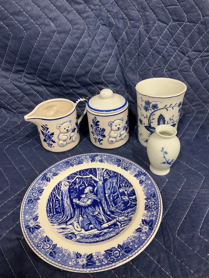 Stafforshire collectible plate, hand painted Delft blue ceramics, and more(tallest 4in.): Stafforshire collectible plate, hand painted Delft blue ceramics, and more(tallest 4in.)