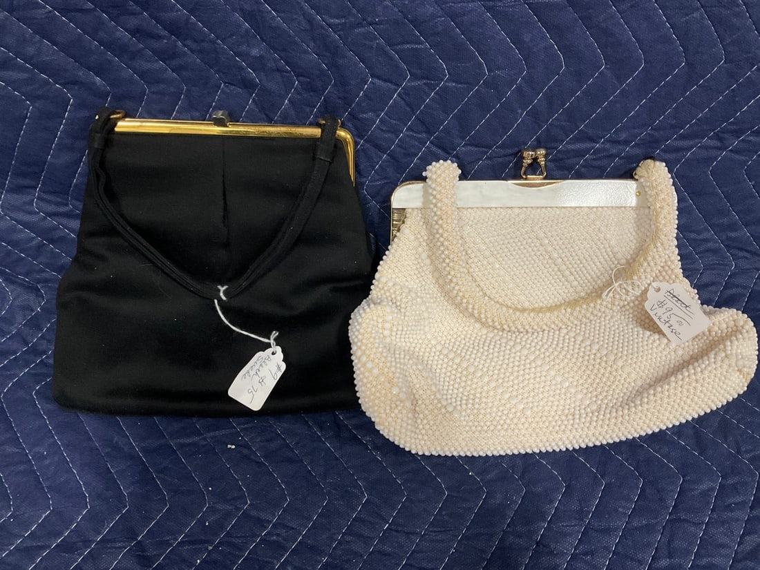 Vintage women's handbags: Vintage women's handbags