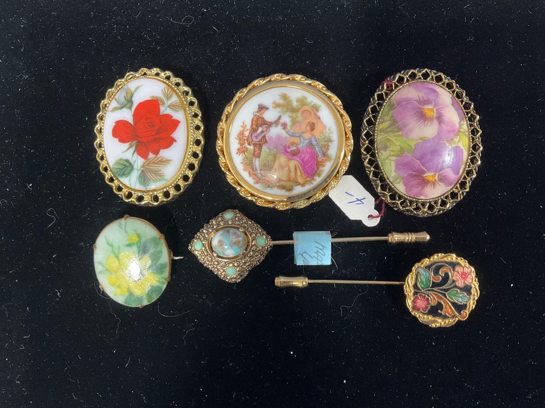 Costume jewelry pins: Costume jewelry pins