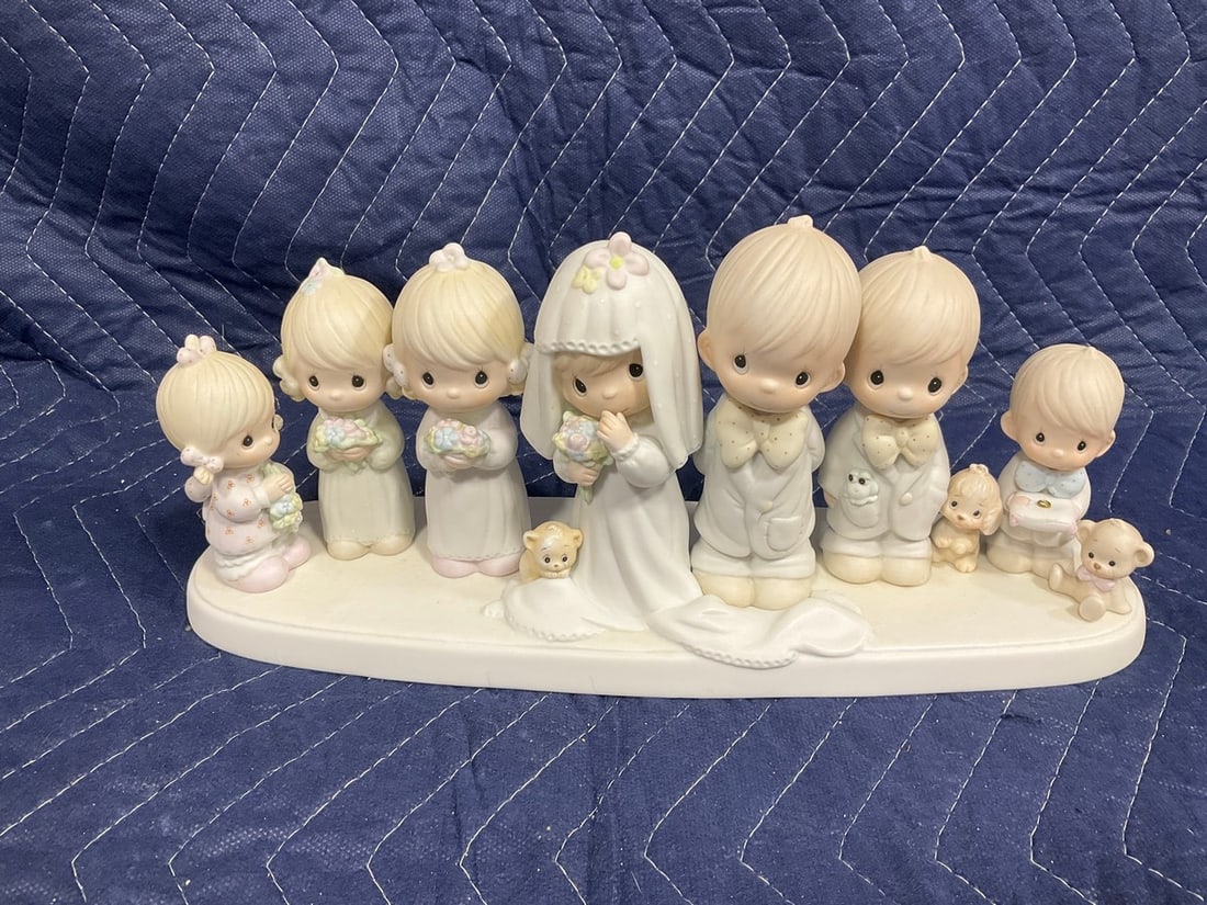 Precious Moments collectible(12.5in.x3.5in.x5.5in.): Precious Moments collectible(12.5in.x3.5in.x5.5in.)
