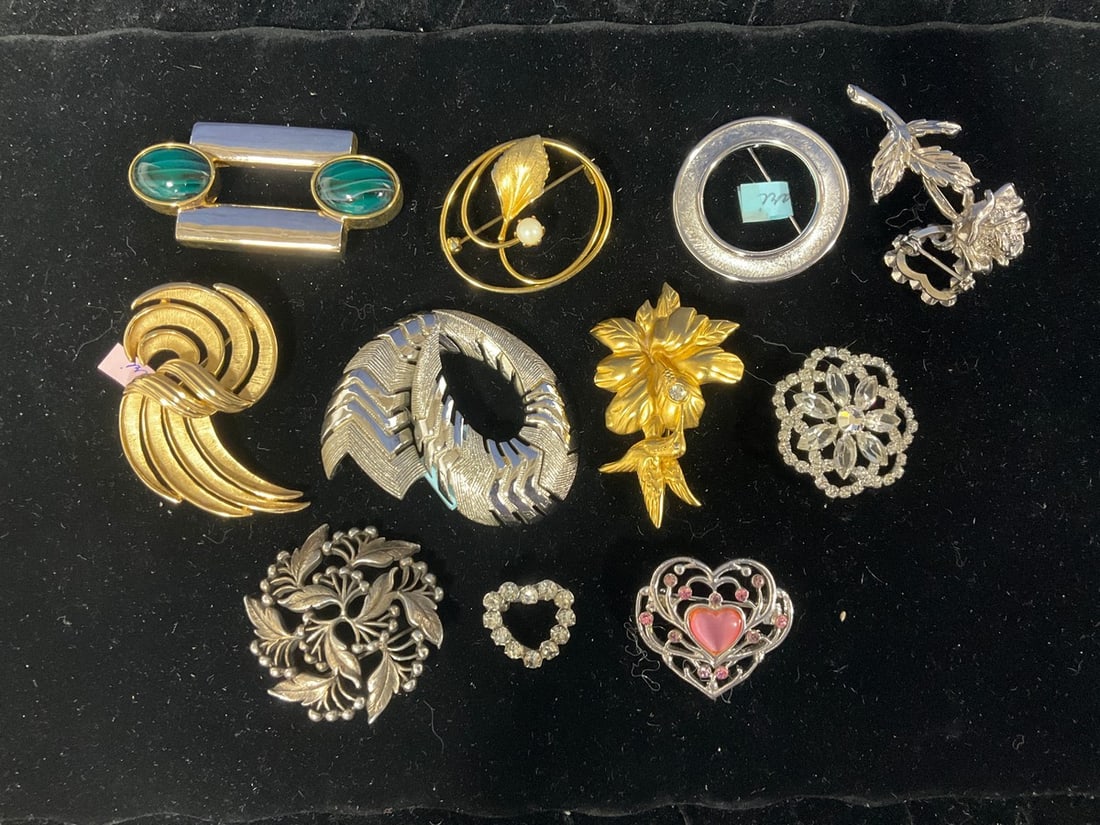 Vintage signed broaches: Vintage signed broaches