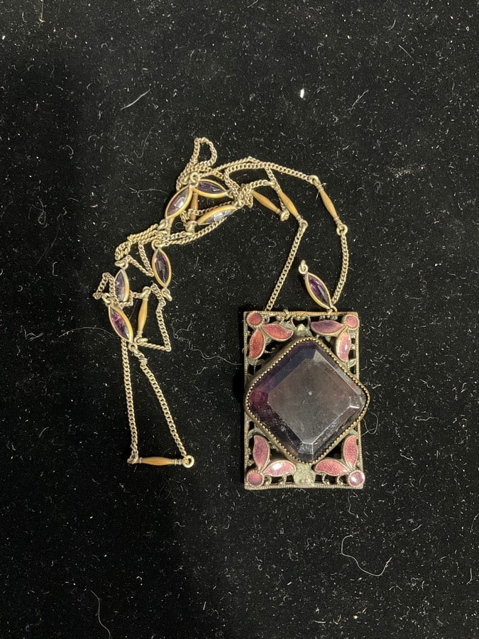 1930's art deco era purple glass necklace and pendant: 1930's art deco era purple glass necklace and pendant